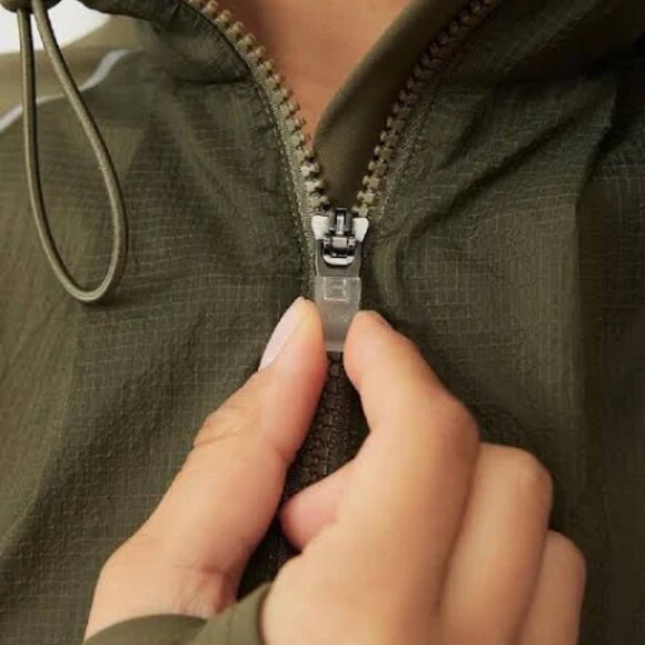 NWT Womens Medium Olive Branch Outdoor Voices Frost/Knit Hoddie. - Picture 4 of 13